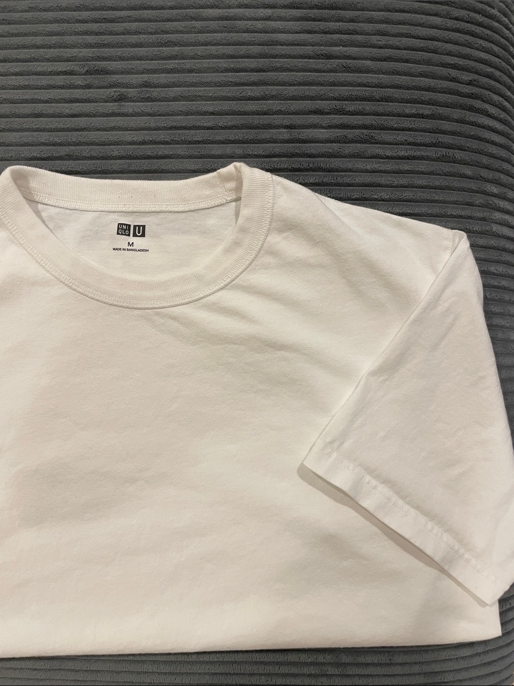 Uniqlo Men's Medium White Crewneck Short Sleeve T-Shirt